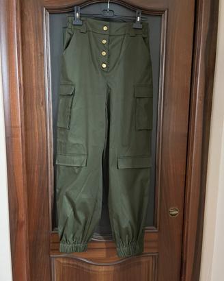 Pantalone con tasche