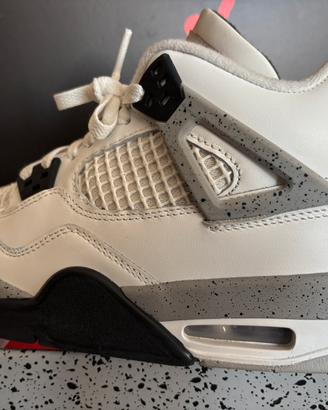 Jordan 4 Retro White Cement (2025) numero 39