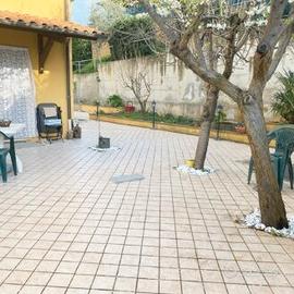 Appartamento con ampio scoperto, Cerasa. N/294