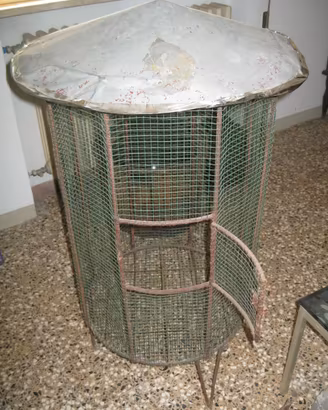Voliera in ferro fatta a mano