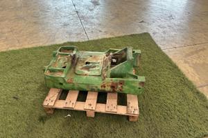 Supporto anteriore per trattori John Deere 2450-26
