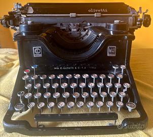 Macchina da scrivere Olivetti M40