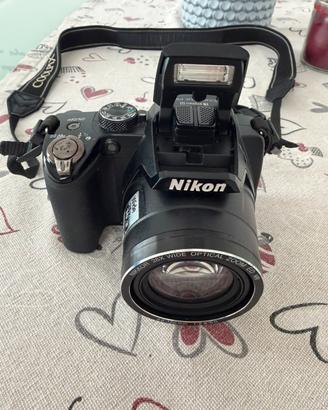 Macchina fotografica nikon p100