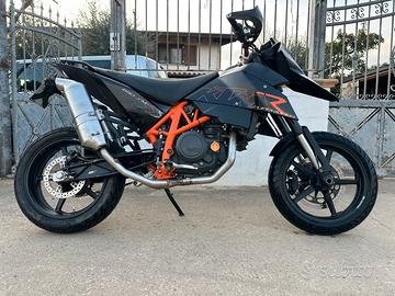 KTM 690  SMR Supermoto depotenziata patente A2
