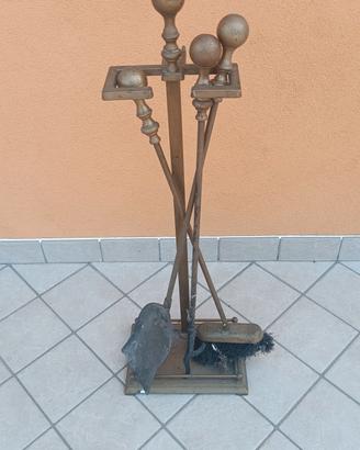 attrezzatura per caminetto 