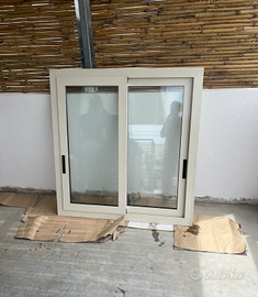 infisso scorrevole in alluminio