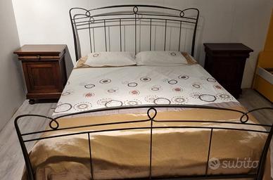 LETTO E COMODINI 