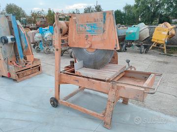 Segatrice disco 900 mm taglia blocchi e mattoni