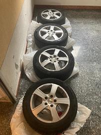 4 cerchi in lega MOMO + gomme invernali montate