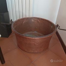 Pentoloni in rame antico