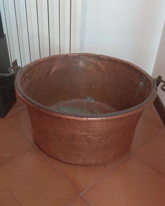 Pentoloni in rame antico