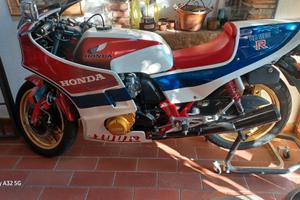 Honda CB1100R