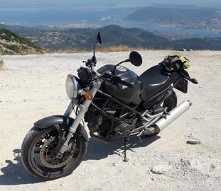 Ducati Monster 750