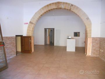Negozio pressi via consolare L/30