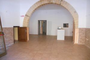 Negozio pressi via consolare L/30