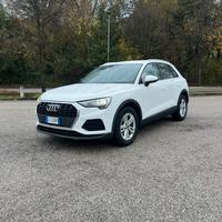 Audi Q3 35 TDI S tronic Business