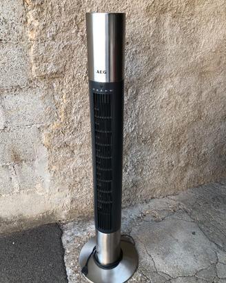 ventilatore AEG a colonnina dotato di telecomando