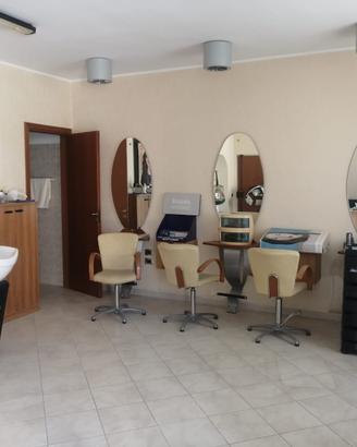 Locale commerciale per parrucchiera