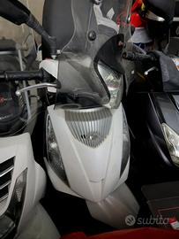 Per ricambi o da sistemare kymco people 200 bianco