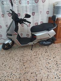 scooter elettrico NIU