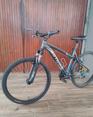bicicletta rock rider st340 blu e nera