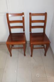 4 Sedie in legno massello