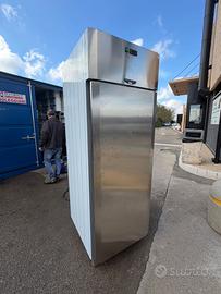 Armadio congelatore in acciaio come nuovo