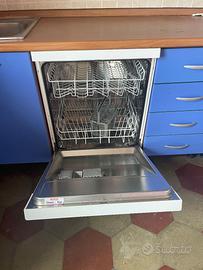 Cucina in buono stato elettrodomestici compresi