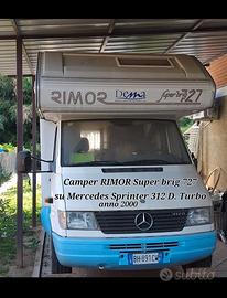 Camper con scooter