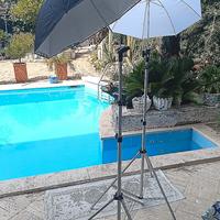 Stativi Manfrotto e ombrelli Lastolite