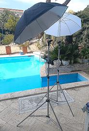 Stativi Manfrotto e ombrelli Lastolite