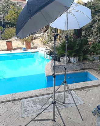 Stativi Manfrotto e ombrelli Lastolite