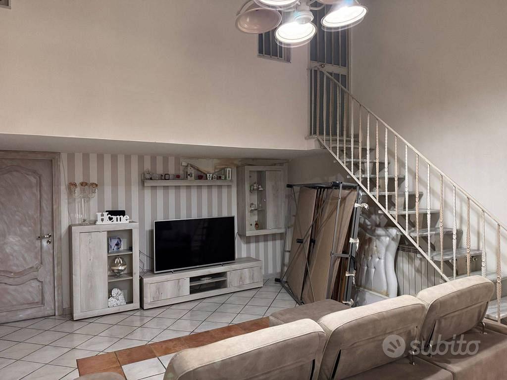 Appartamento di 130 m² con 5 locali a Napoli - Vista 2