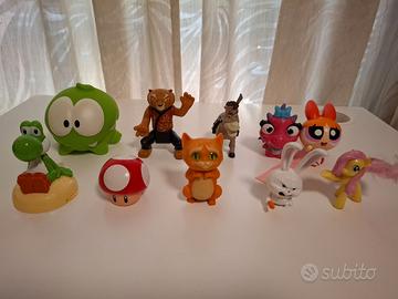 Lotto 10 Personaggi & Sorpresine Mix