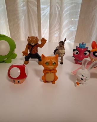 Lotto 10 Personaggi & Sorpresine Mix
