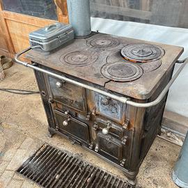 STUFA IN GHISA EPOCA PRIMI 900