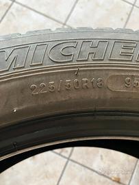 2 PNEUMATICI USATI 225/50 R18