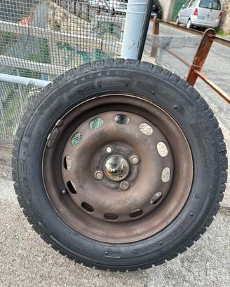 Pneumatici invernali cerchi ferro R14 Ford Fiesta
