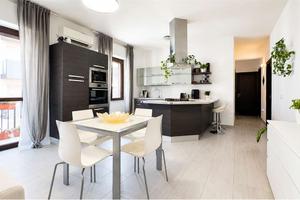 Trilocale con due bagni dalle finiture moderne