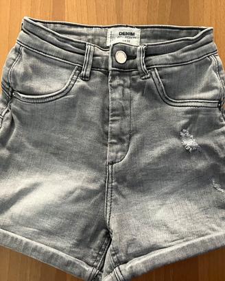 pantaloncini grigi