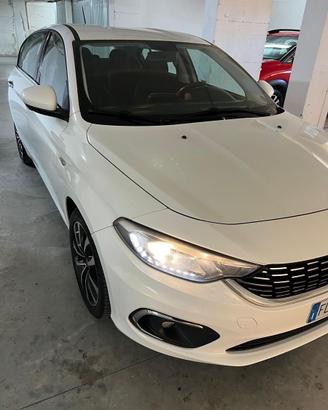 Auto Fiat tipo 1.6
