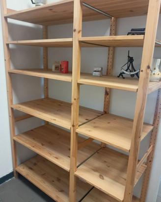 Scaffali in legno
