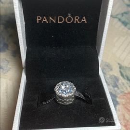 PANDORA Charm Originale Fiore Blu Scintillante