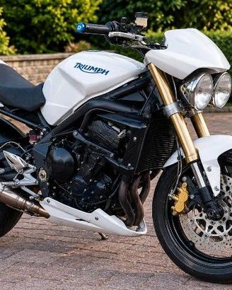 TRIUMPH STREET TRIPLE 675 DEPO A2  (Solo Libretto)