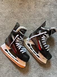 Pattini Bauer Vapor 1X + attrezzatura hockey