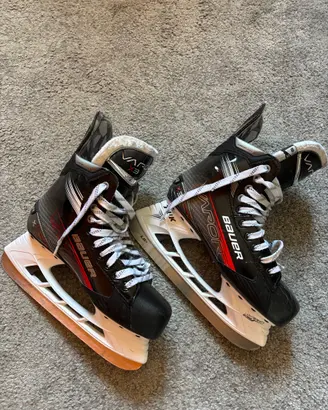 Pattini Bauer Vapor 1X + attrezzatura hockey