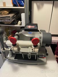 Macchina Duplicatrice di Chiavi