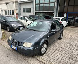 Volkswagen Bora 1.6 16V cv105 cat Trendline