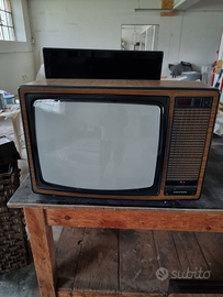 Televisione vintage grunding supercolor 6642