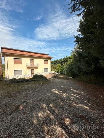 Casa indipendente a Sant'Angelo a Cupolo